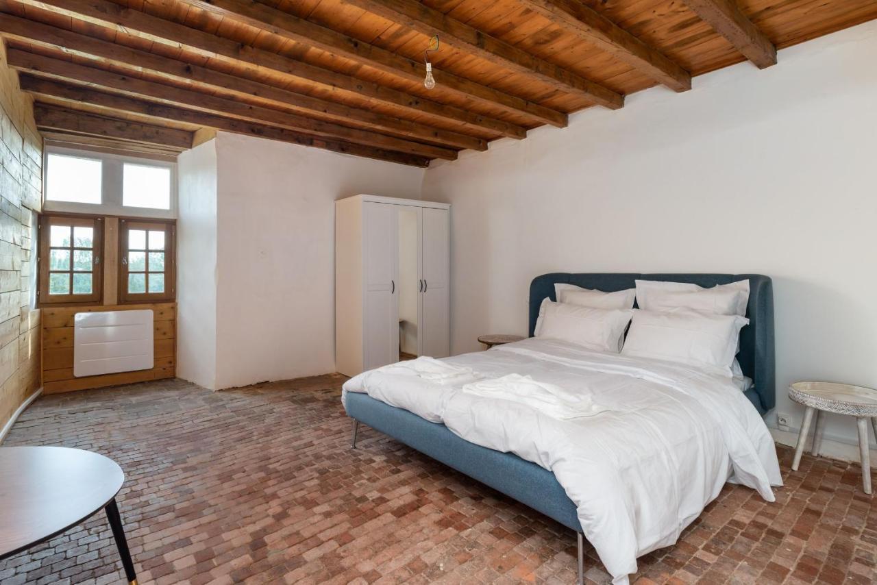 Appartements Au Chateau Ars Ars-sur-Formans Luaran gambar