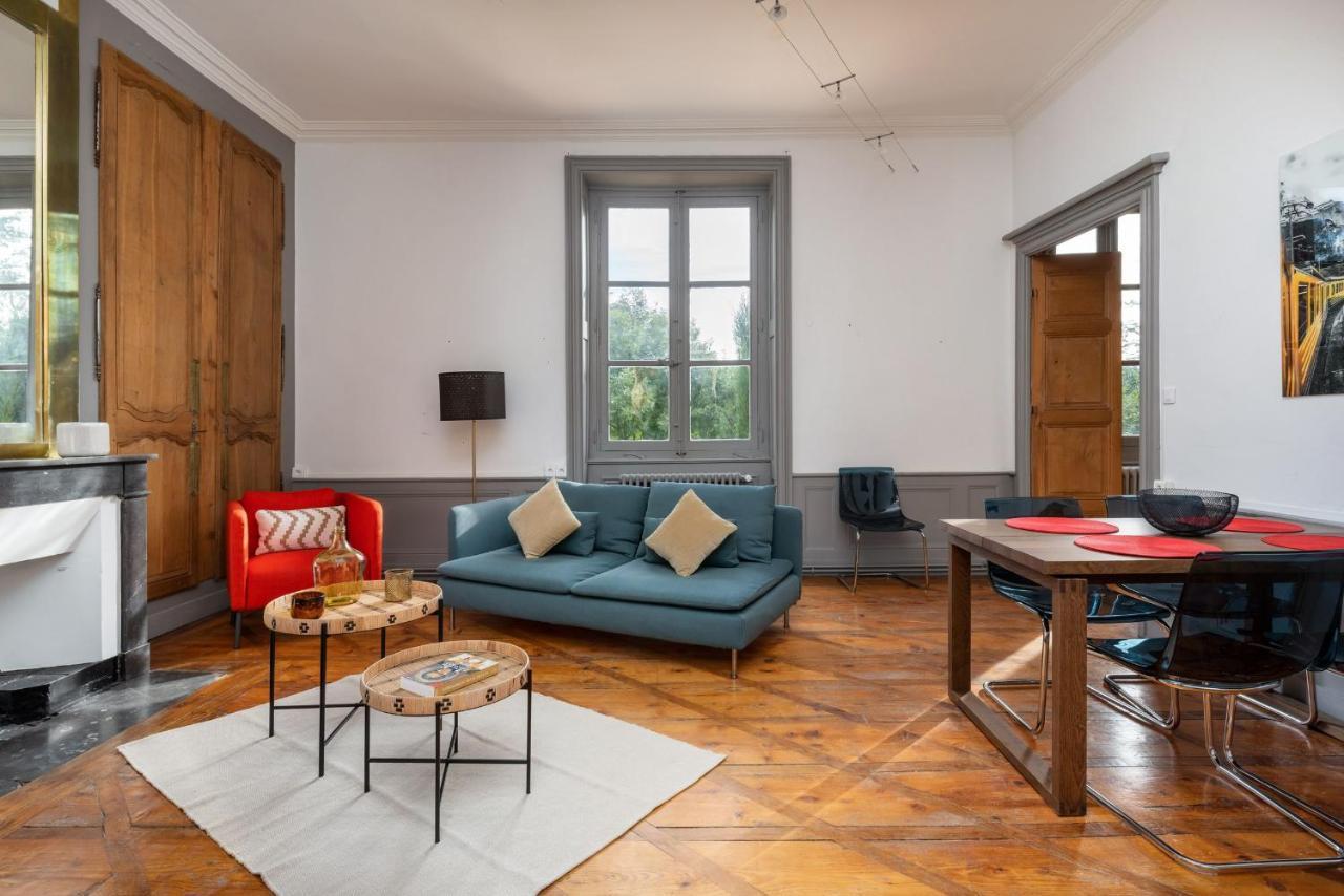 Appartements Au Chateau Ars Ars-sur-Formans Luaran gambar